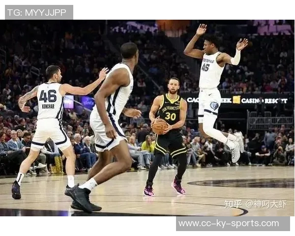 科尔确认继续小阵容首发追梦将担任中锋位置不变 科尔确认继续小阵容首发追梦将担任中锋位置不变