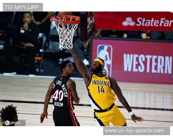 警察拦停步行者卡姆琼斯未停车逃逸引发追逐最终被捕