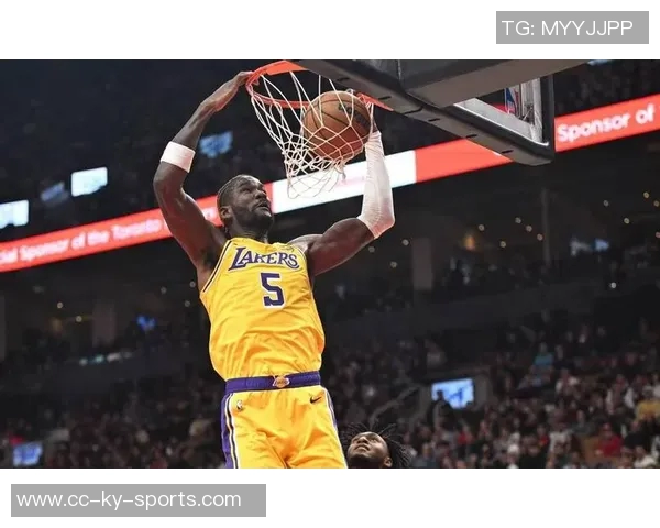 斯玛特称东詹组合激活队友进攻并吸引对手防守重心